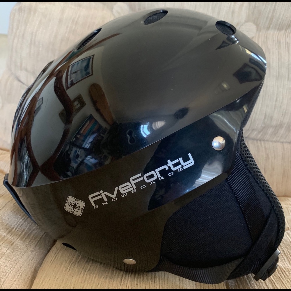 Snowboard helmet